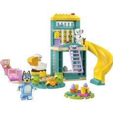 Spa auf dem Spielplatz mit Bl