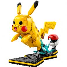 Pikachu und Pok�ball